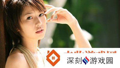 兄弟你女朋友的裤子很有特点啊